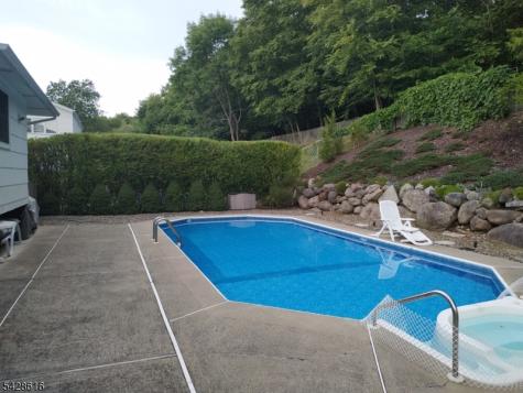 24 Molinari Drive Wanaque NJ 07465
