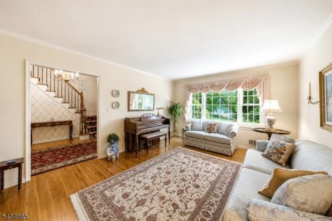 16 Beech Court Chatham NJ 07928
