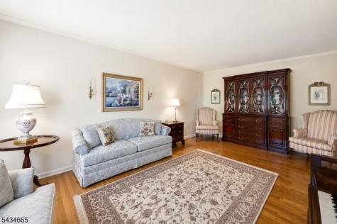 16 Beech Court Chatham NJ 07928