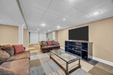 267 Tabb Avenue Piscataway NJ 08854