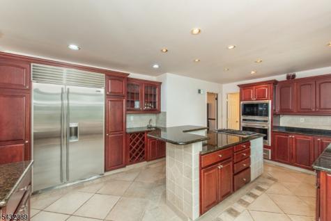 104 Shrewsbury Drive Livingston NJ 07039