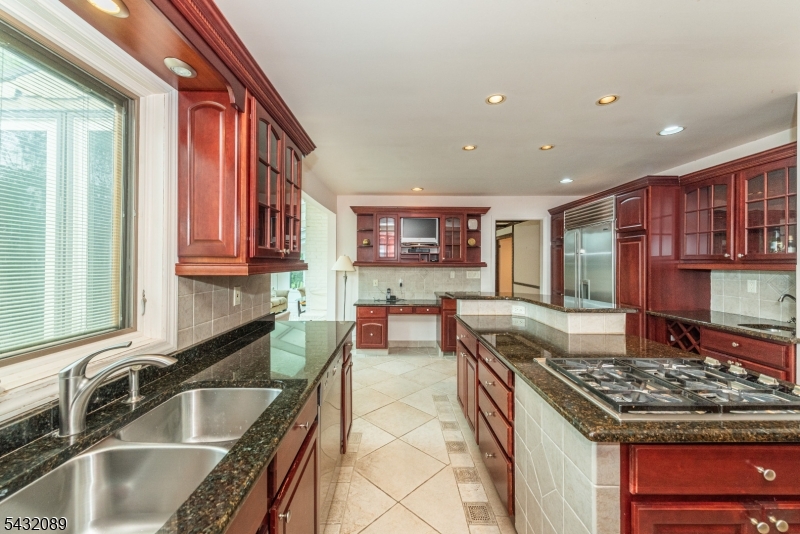 104 Shrewsbury Drive Livingston NJ 07039