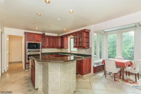 104 Shrewsbury Drive Livingston NJ 07039
