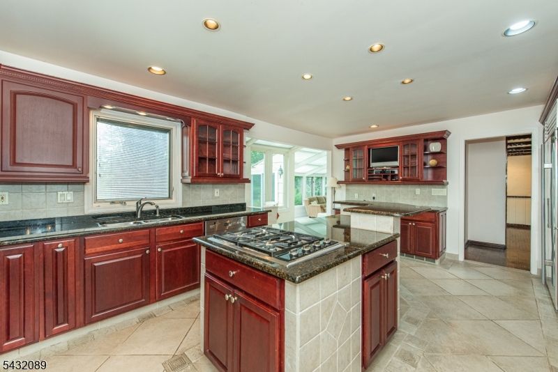 104 Shrewsbury Drive Livingston NJ 07039