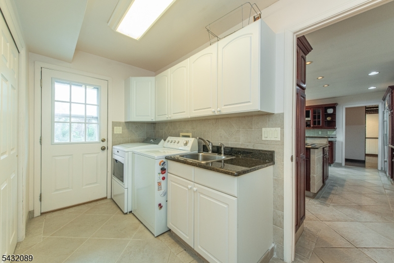 104 Shrewsbury Drive Livingston NJ 07039