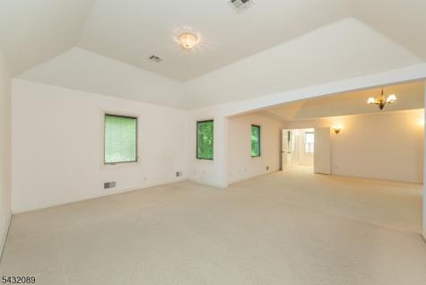 104 Shrewsbury Drive Livingston NJ 07039