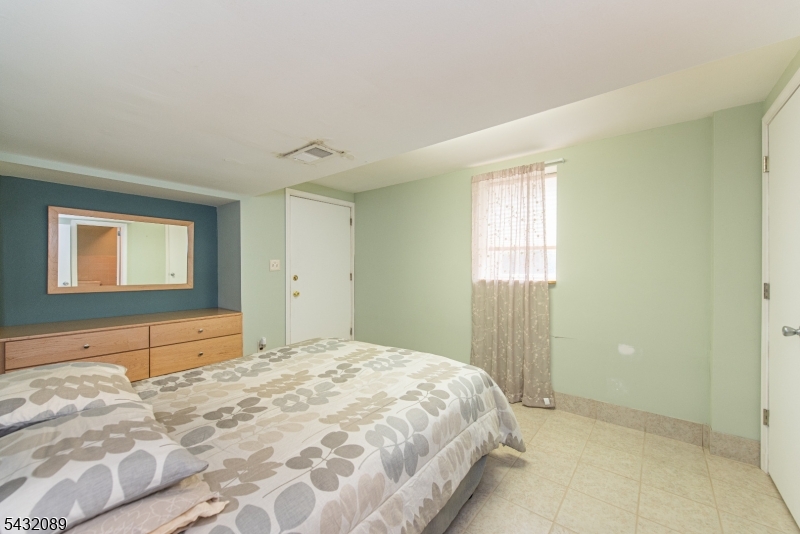 104 Shrewsbury Drive Livingston NJ 07039
