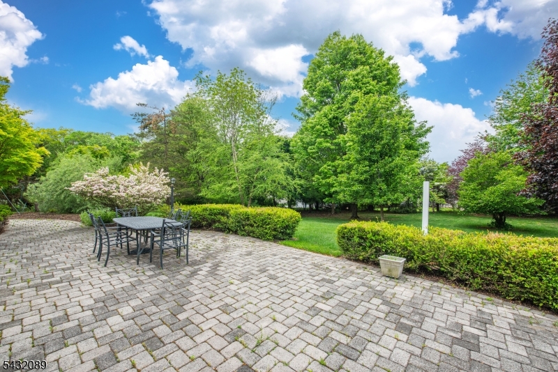 104 Shrewsbury Drive Livingston NJ 07039