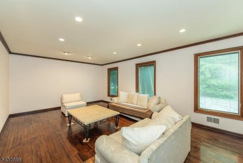 104 Shrewsbury Drive Livingston NJ 07039