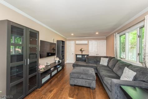 111 Mckinley Avenue East Hanover NJ 07936