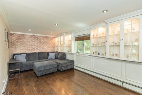111 Mckinley Avenue East Hanover NJ 07936