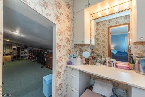 111 Mckinley Avenue East Hanover NJ 07936