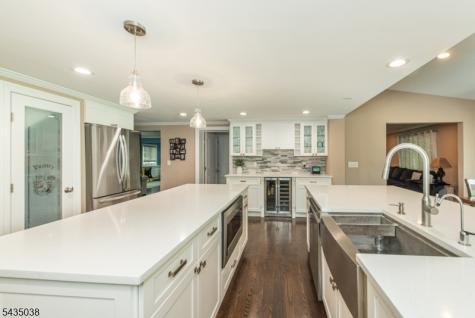 111 Mckinley Avenue East Hanover NJ 07936