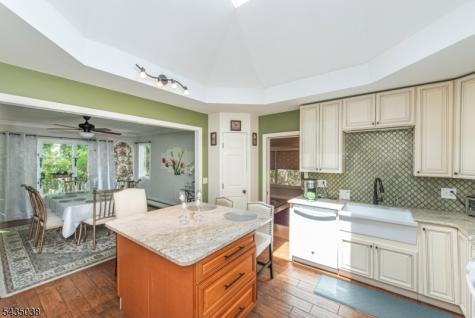 111 Mckinley Avenue East Hanover NJ 07936