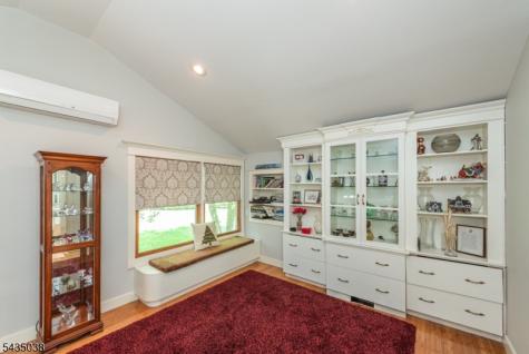 111 Mckinley Avenue East Hanover NJ 07936