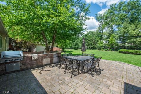 111 Mckinley Avenue East Hanover NJ 07936