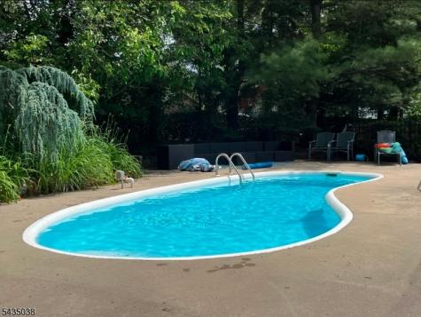 111 Mckinley Avenue East Hanover NJ 07936