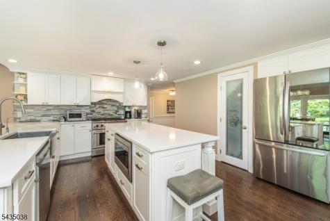 111 Mckinley Avenue East Hanover NJ 07936