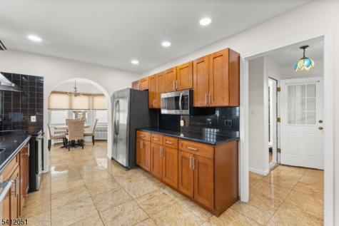 80 Glenwood Avenue Elmwood Park NJ 07407