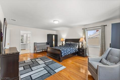 80 Glenwood Avenue Elmwood Park NJ 07407