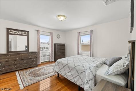 80 Glenwood Avenue Elmwood Park NJ 07407