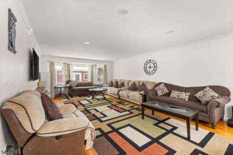 80 Glenwood Avenue Elmwood Park NJ 07407