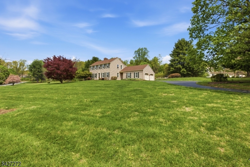 8 Sunshine Drive Alexandria NJ 08867