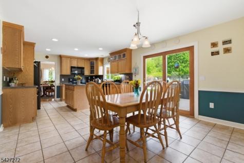 8 Sunshine Drive Alexandria NJ 08867
