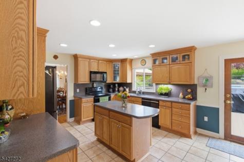 8 Sunshine Drive Alexandria NJ 08867