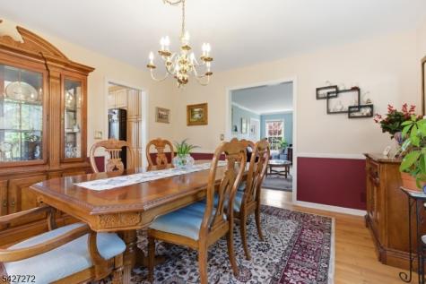 8 Sunshine Drive Alexandria NJ 08867