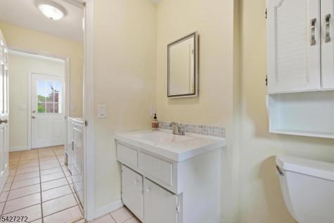 8 Sunshine Drive Alexandria NJ 08867
