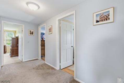 8 Sunshine Drive Alexandria NJ 08867