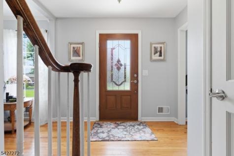 8 Sunshine Drive Alexandria NJ 08867