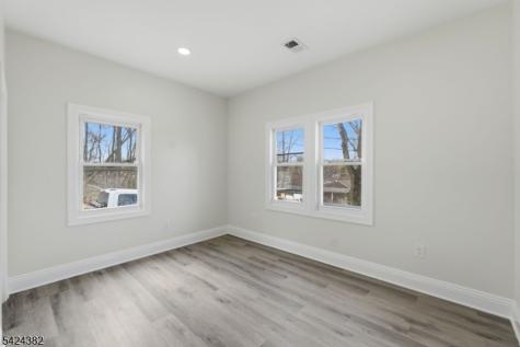 31 Saint Moritz Place Wayne NJ 07470