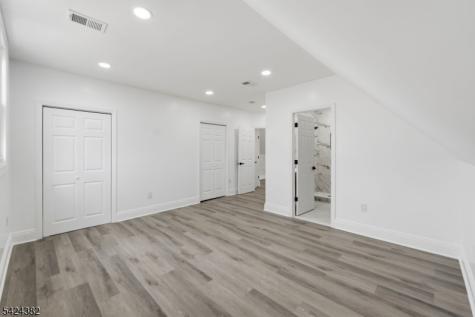 31 Saint Moritz Place Wayne NJ 07470