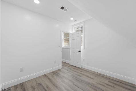 31 Saint Moritz Place Wayne NJ 07470