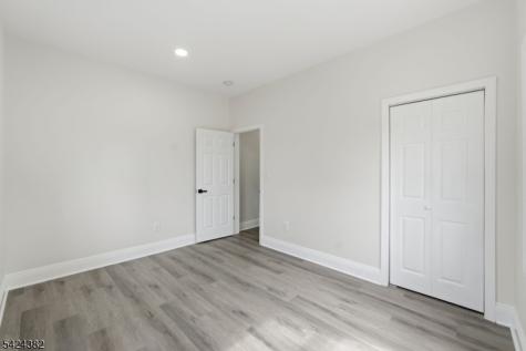31 Saint Moritz Place Wayne NJ 07470