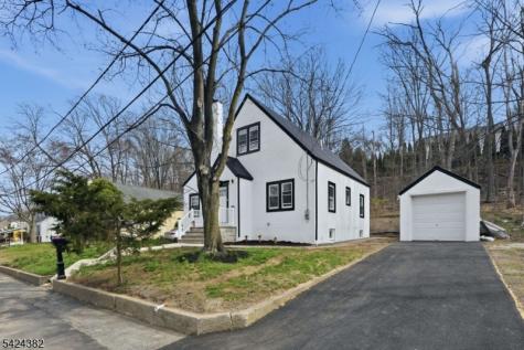 31 Saint Moritz Place Wayne NJ 07470