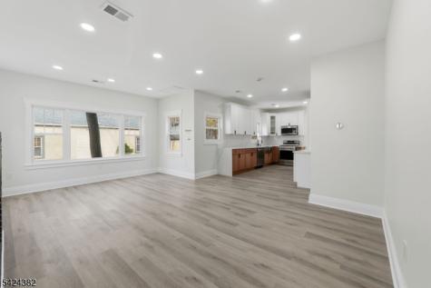 31 Saint Moritz Place Wayne NJ 07470