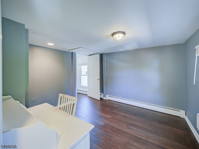 22 Orchard Street Newton NJ 07860