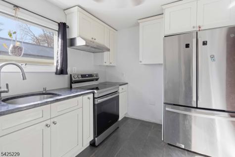 54 Wildwood Road Jefferson NJ 07438
