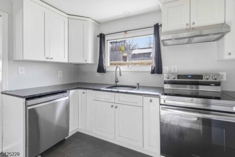 54 Wildwood Road Jefferson NJ 07438