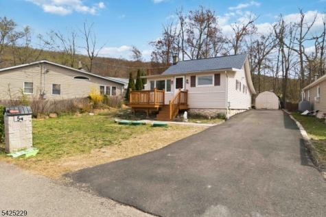 54 Wildwood Road Jefferson NJ 07438