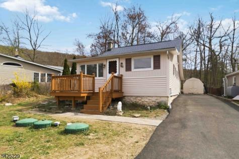 54 Wildwood Road Jefferson NJ 07438