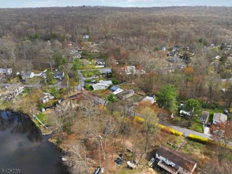 54 Wildwood Road Jefferson NJ 07438
