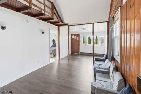 54 Wildwood Road Jefferson NJ 07438