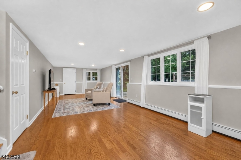 8 Molly Bee Road Raritan NJ 08822