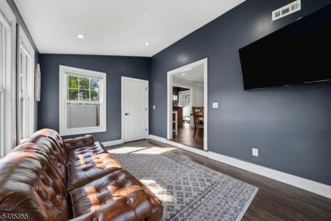 35 Stuart Street Waldwick NJ 07463