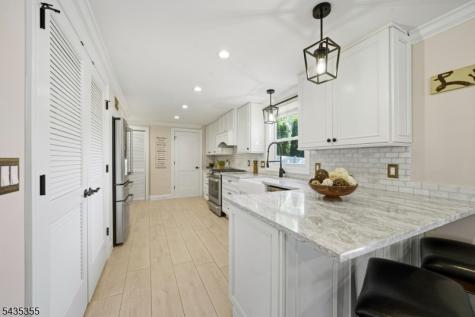 35 Stuart Street Waldwick NJ 07463