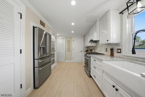 35 Stuart Street Waldwick NJ 07463
